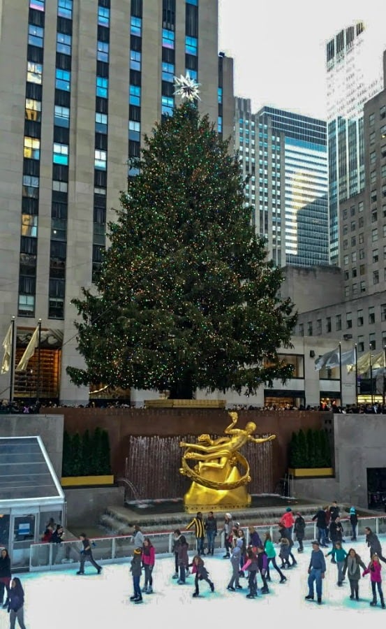 Read on for the things you must experience at the holidays in New York City. #NewYorkCity #thingstodoinNYCatChristmas #Christmas #NYC