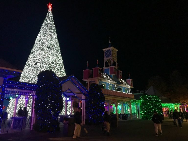 Christmas Family Lights at Connecticut's Lake Compounce The Daily