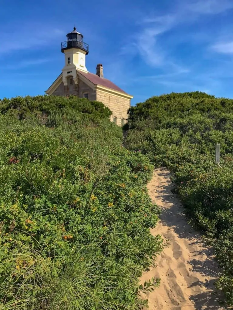 Spend the day exploring Block Island including the Lighthouses of Block Island, Rhode Island. #lighthouses #rhodeisland #thingstodoinRhodeIsland