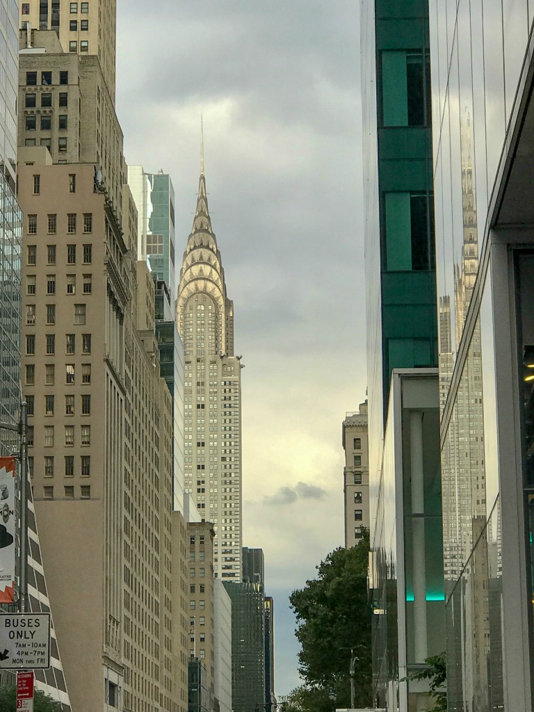 Are you planning your first time in New York? What to do? Where to stay? When to visit? Read on for this and more! #firsttimeiNYC #guidetoNYC #beginnersguidetonyc