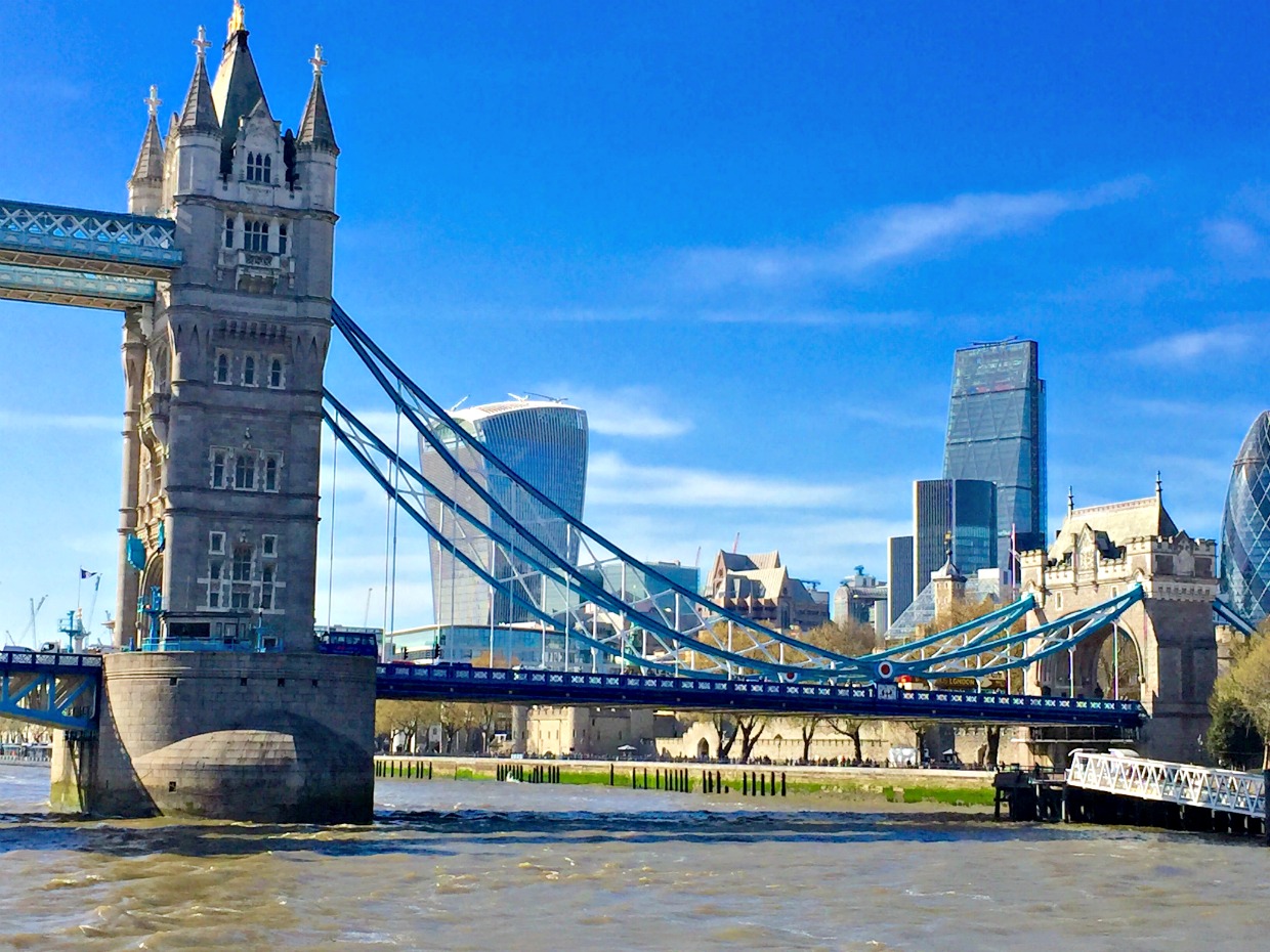 tea cruise on the Thames