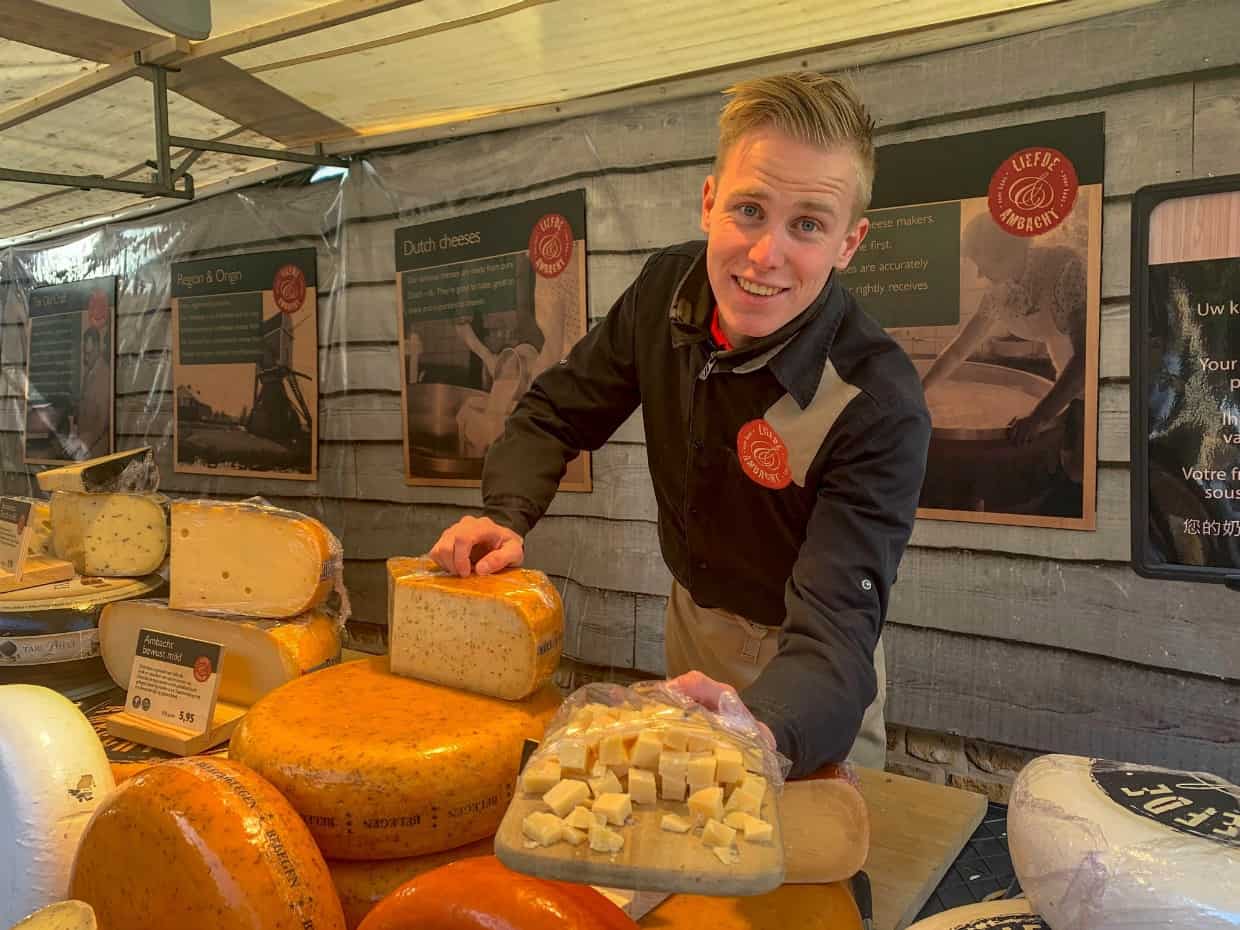 how to visit Alkaamar Cheese market in the Netherlands