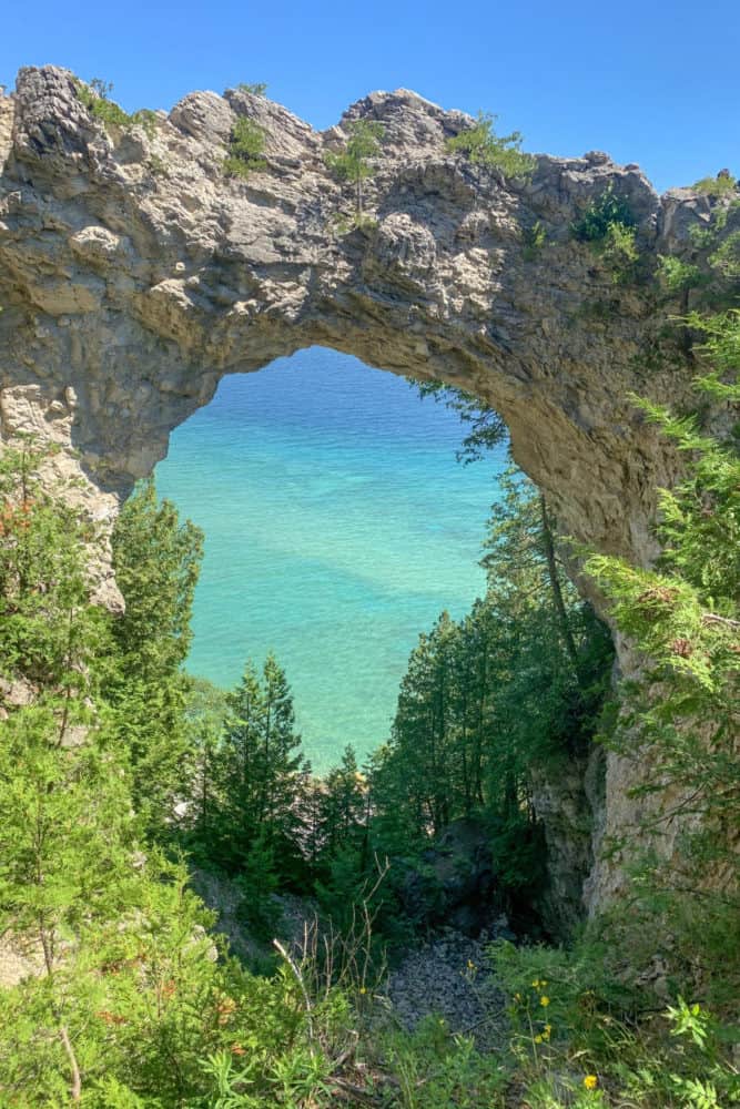 Explore Michigan"s Upper Peninsula on a road trip through Wisconsin and Michigan. #midwest #midwesroadtrip #usroadtrip #RVlife